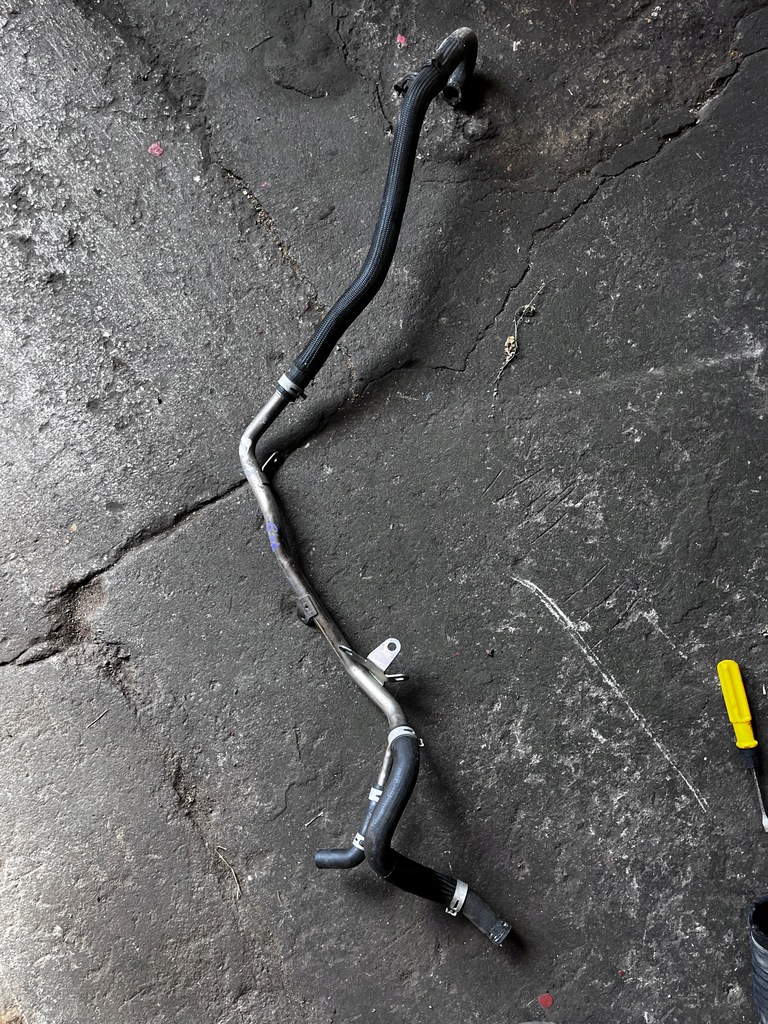 фото №1, 713 renault koleos ii 2.0 dci шланг wąż трубка труба wody 924106758r