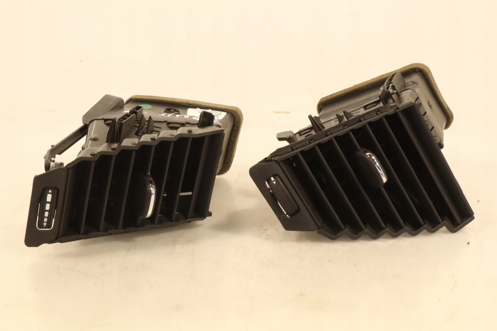 Купити Решітка обдув ліва opel astra k 13406754