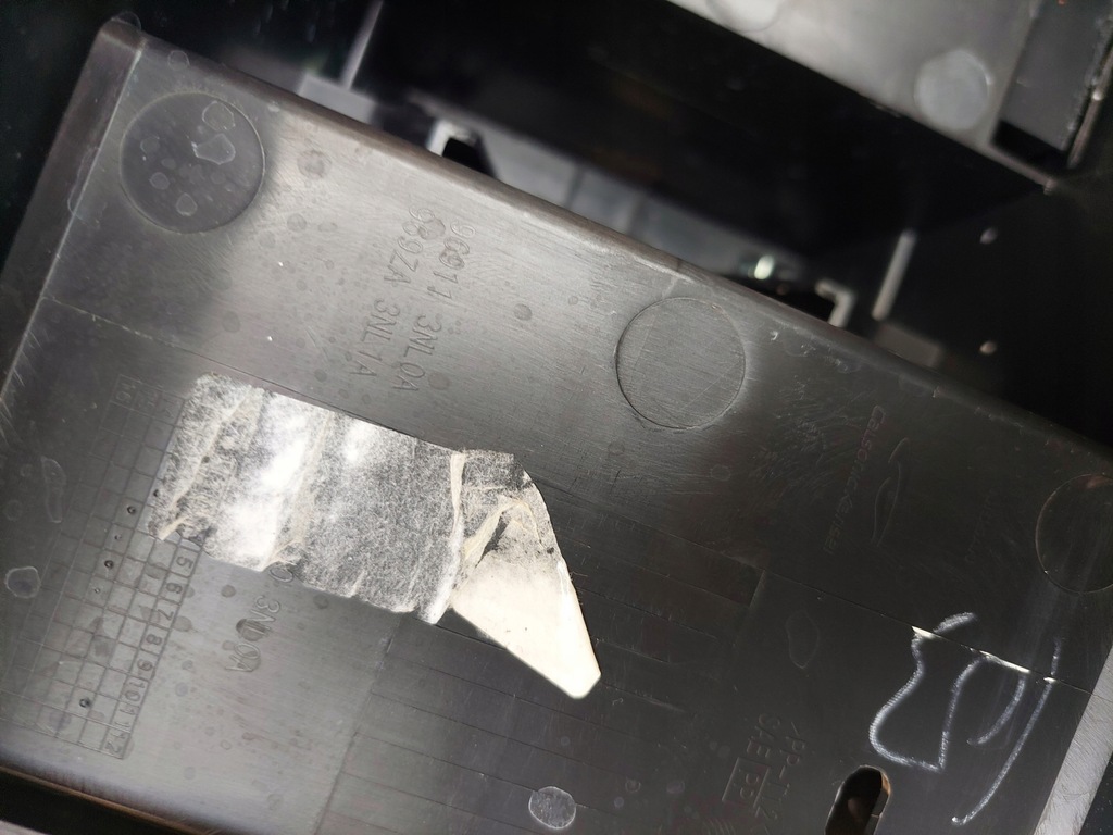 фото №10, Nissan leaf ii туннель средний подлокотник