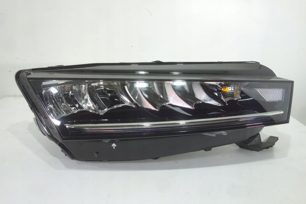 фото №1, Лампа перед права skoda octavia iv 5e4 full led
