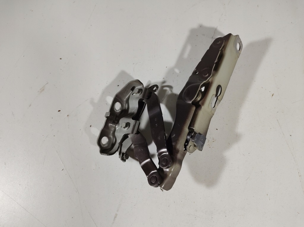 фото №14, Volvo v60 18r- петля капот лівий