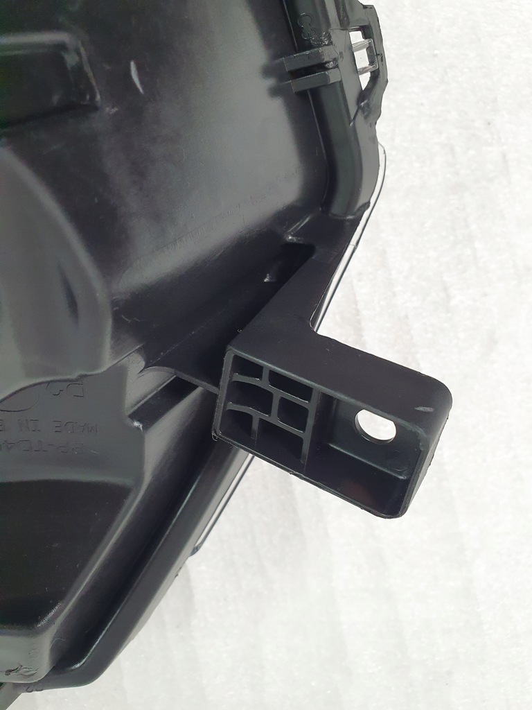 фото №12, Правая лампа перед dacia logan sandero mcv ii 2 12-15 260105344r