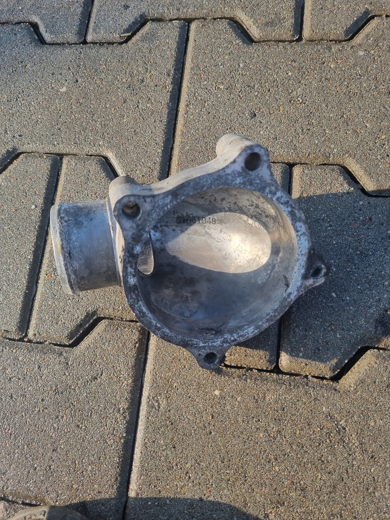 фото №2, Корпус труба термостата renault gama t range