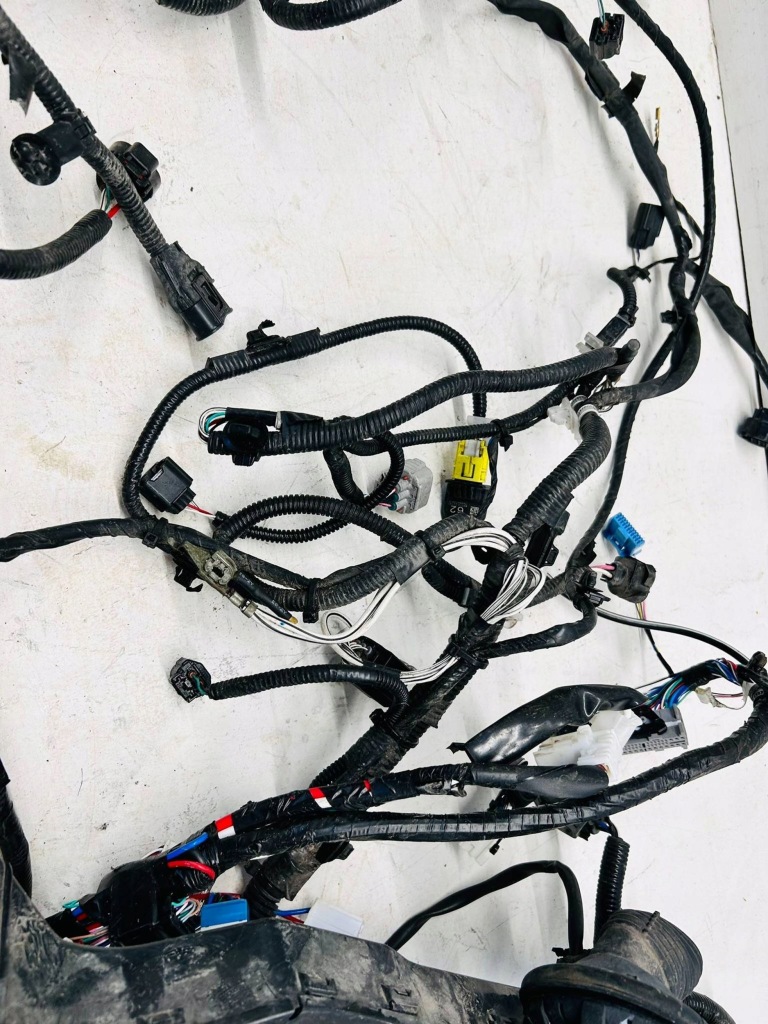 фото №8, Corolla e21 2.0 гібрид джгут електропроводка відсік двигуна 1 лінза 6xpdc