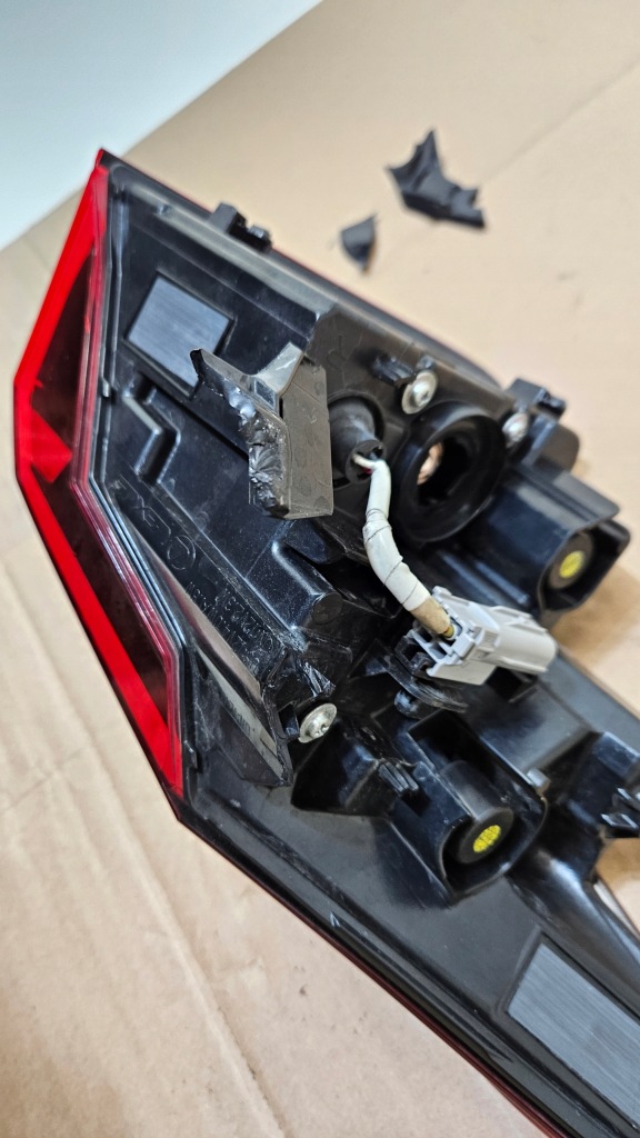 Купити Лампа задня задня права lexus ux koito 76-53