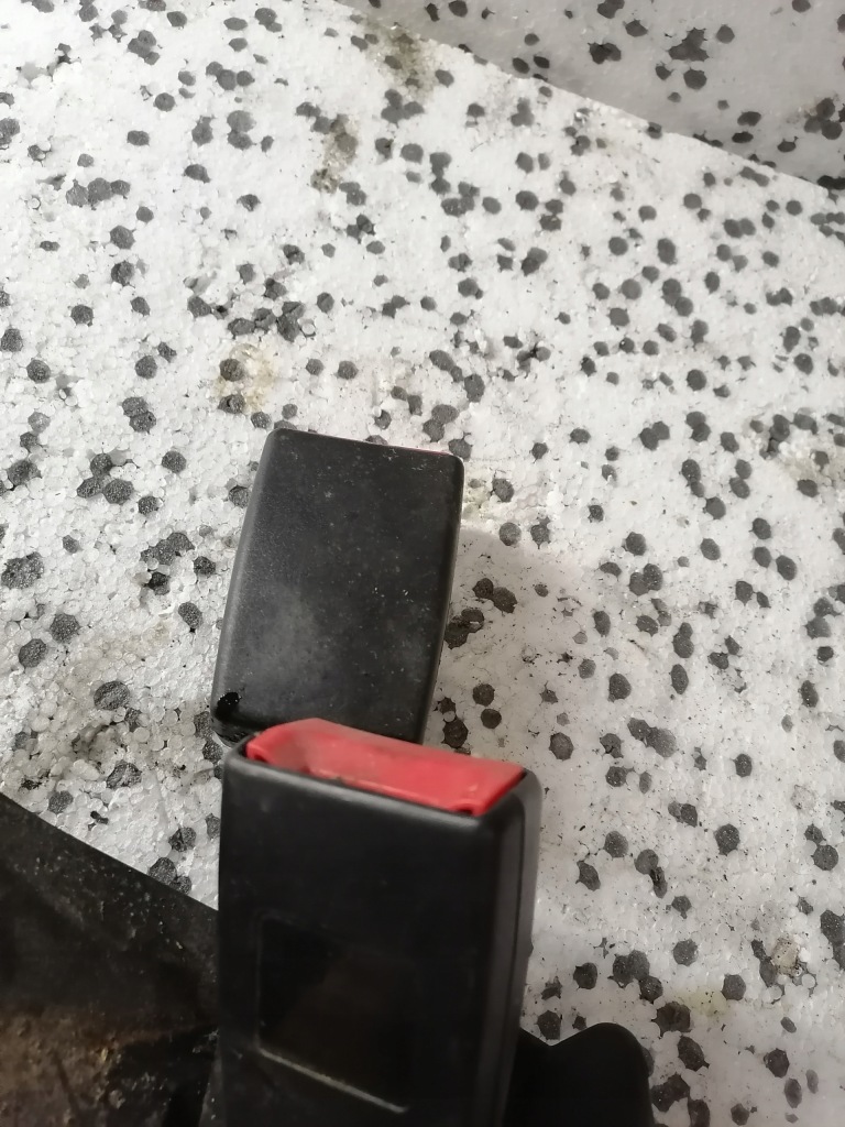 фото №3, Audi a4 b7 замок пряжка поперечина 8e0857739d