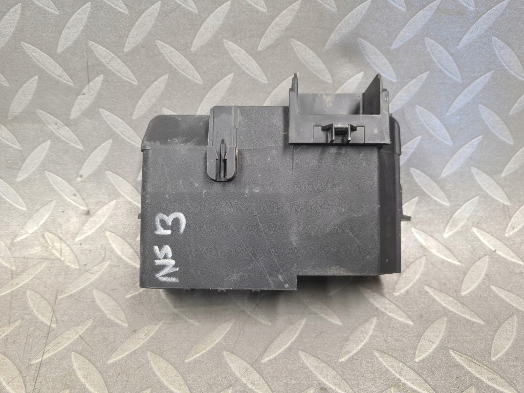 Купити Корпус кришка клеми коробка запобіжників на акумулятор insignia 2 b