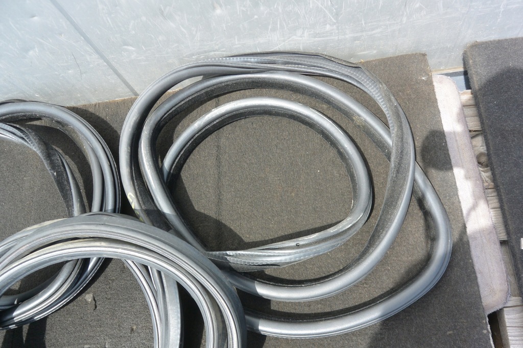 фото №5, Прокладка двері багажника bmw x5 f15