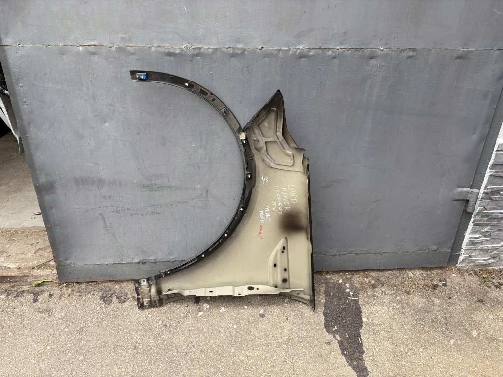 фото №13, Land rover discovery 5 v крыло правый перед молдинг hy32-16015-a166
