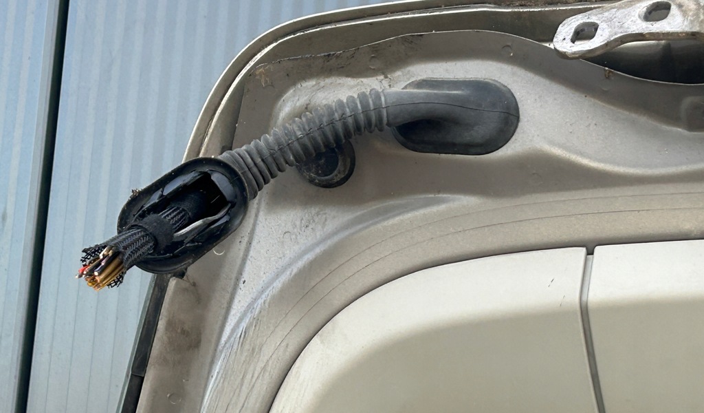 фото №11, Крышка багажника багажника задняя задняя bmw x5 e70 06- цвет a53 platinbronze металлик