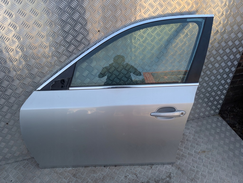 фото №1, Bmw e60 двері лівий перед сріблястий