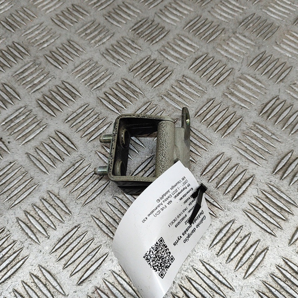 фото №5, Kia ev6 2023 правая сторона петля крышки задний багажника