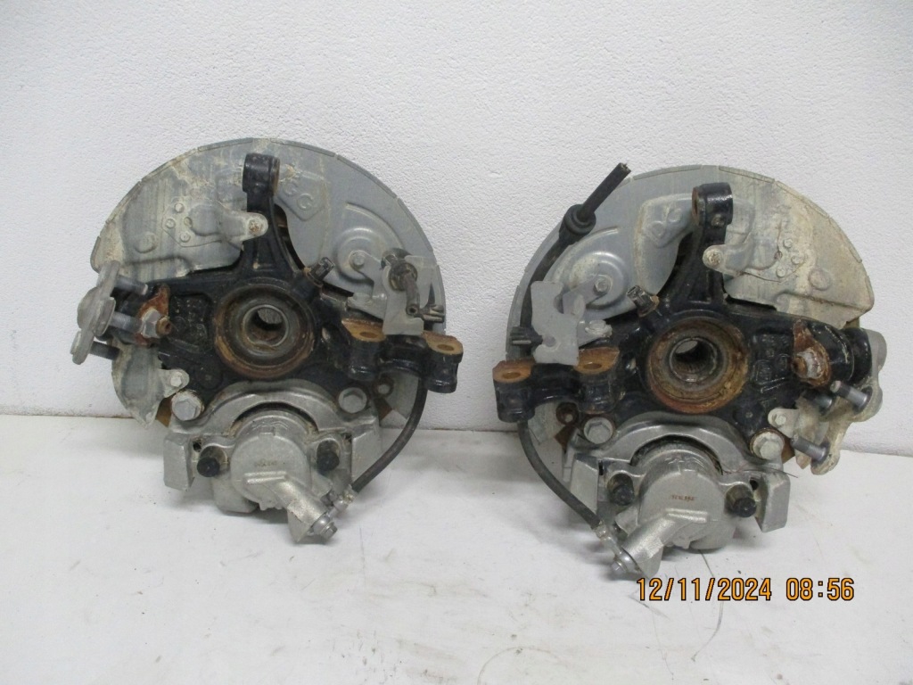 Купити Поворотний кулак права ліва peugeot rifter 1,2thp