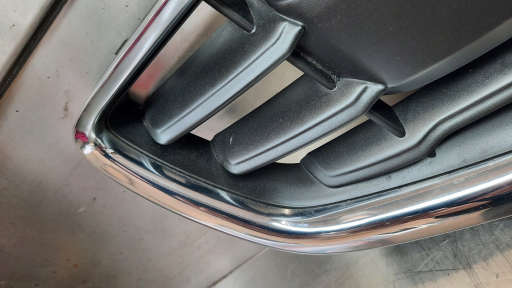 фото №2, Решітка радіатора решітка радіатора volvo v60 s60 ii r-design