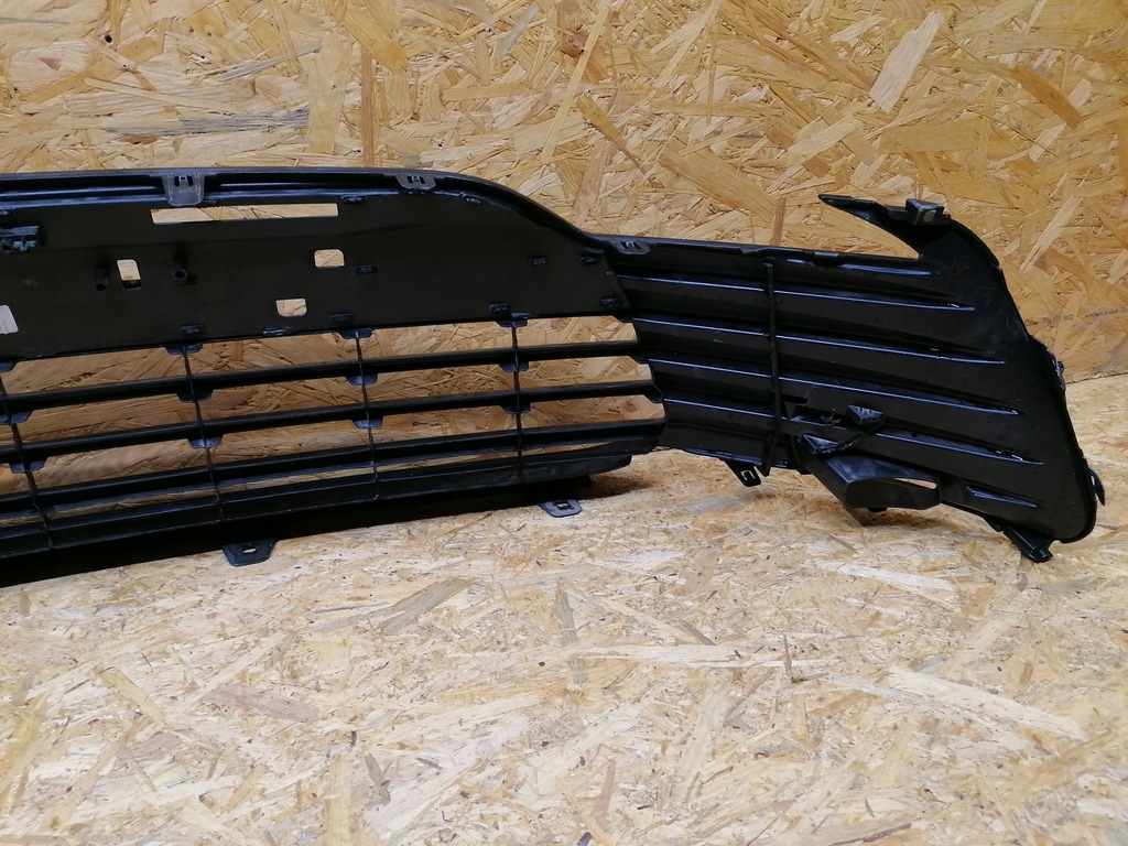 фото №10, Решётка средняя бампера перед toyota camry 8 viii lift 2021-