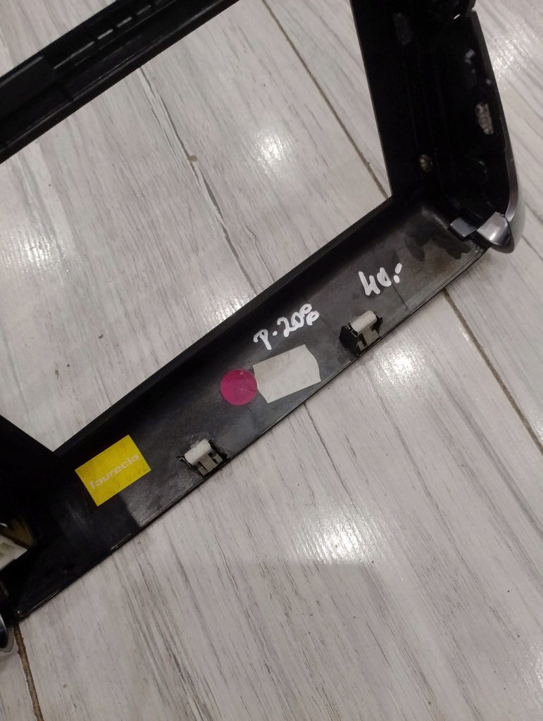 фото №4, Рамка радио навигации peugeot 208 9673861377