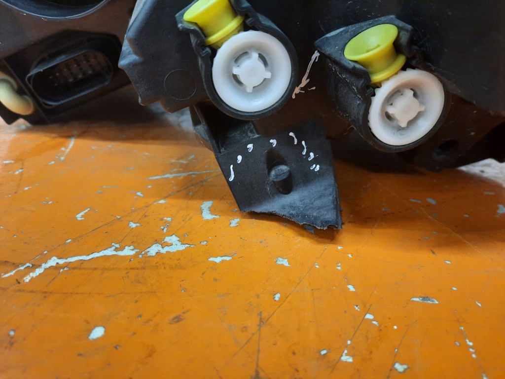 фото №8, Skoda karoq 17- фара правый лампа перед правая 57b941016a