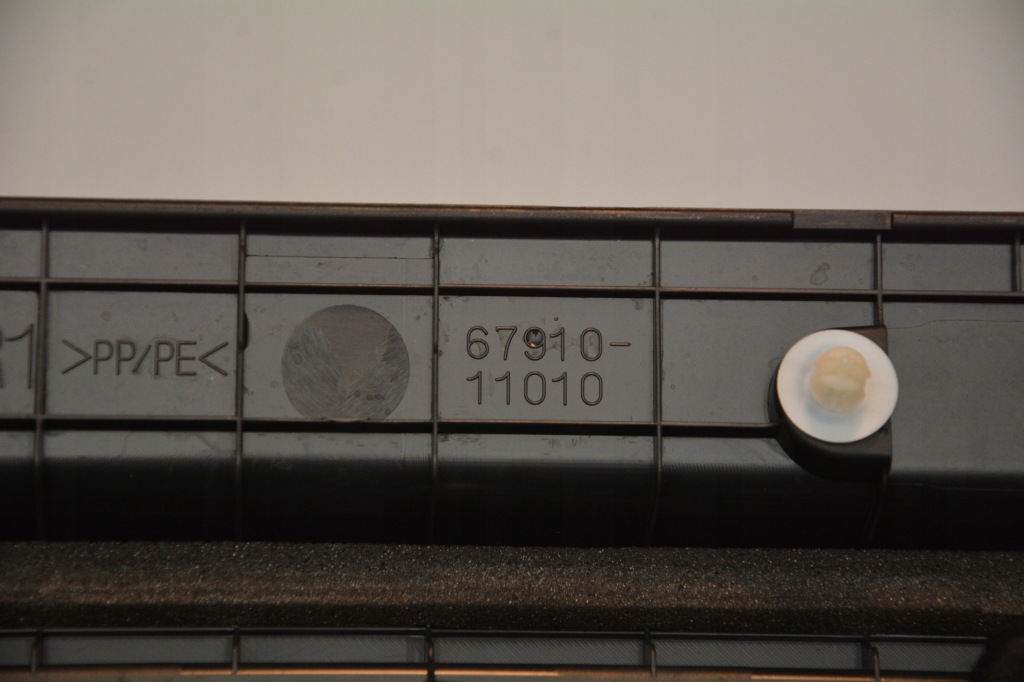 Купити Накладка накладка поріг правий lexus lc500 lc500h оригінал !!!