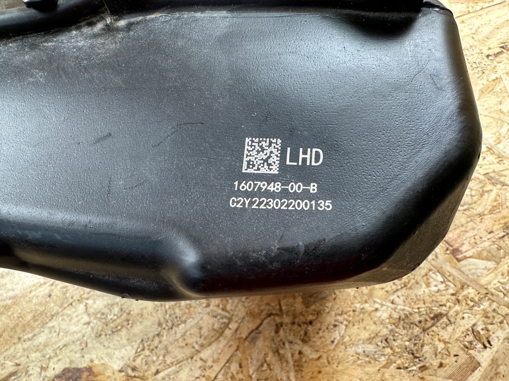 фото №10, Бак омывателя помпа tesla model y 1607948-00-b 2020-