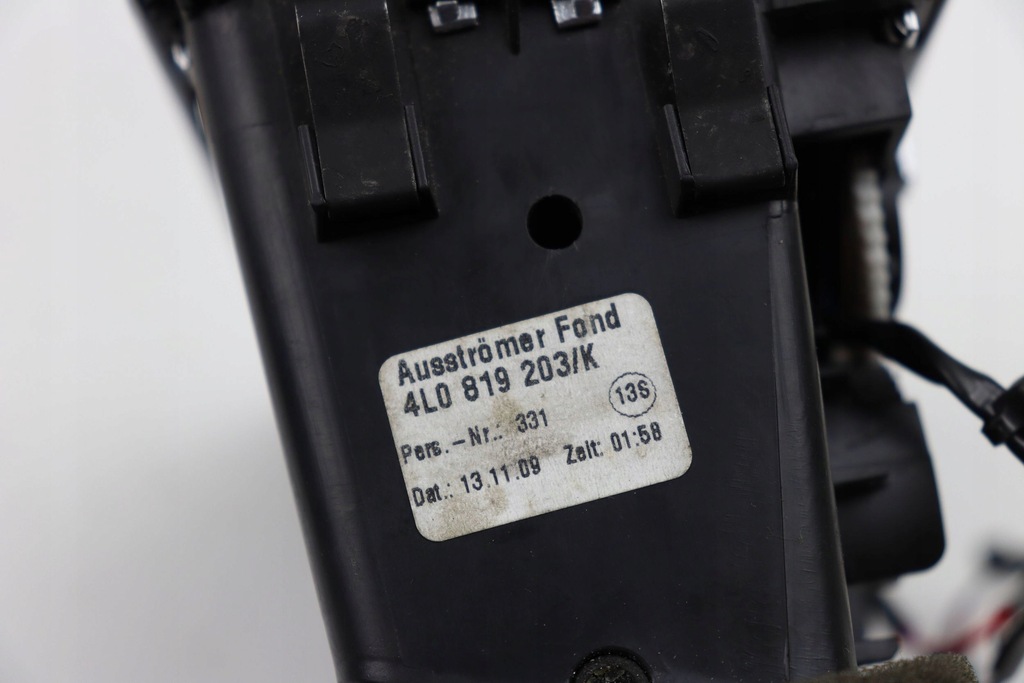 фото №6, Audi q7 4l решітка обдув задня задня середня тунель 4l0819203k