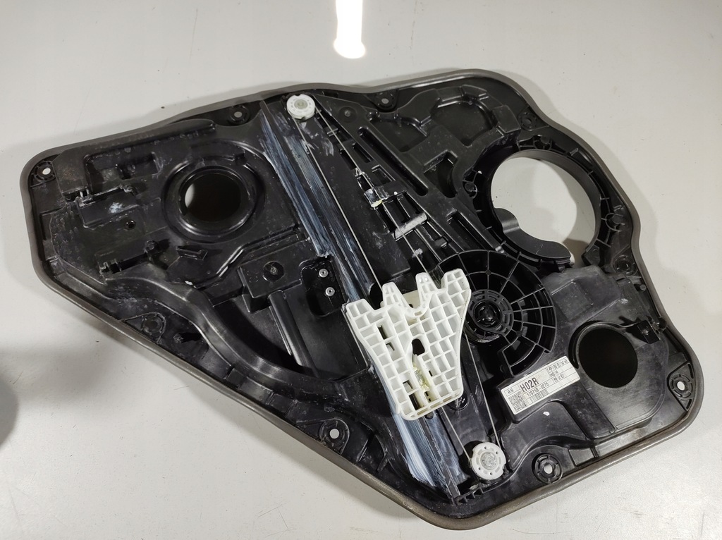 фото №9, Hyundai ioniq 17r- подъемник стекло правый задняя