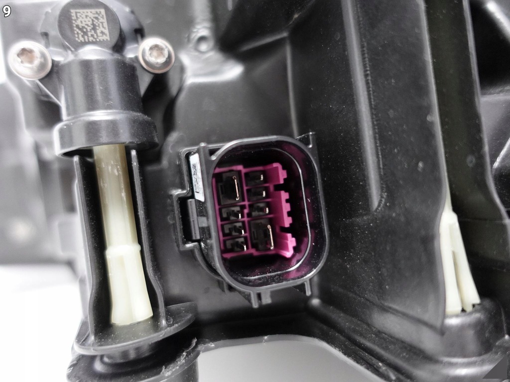 фото №10, Audi q3 ii 2 f3 83a 18- лампа звичайна+ led l b.ładna