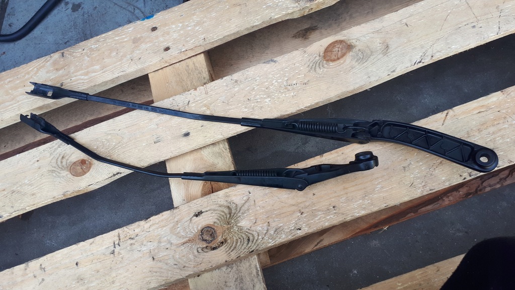 фото №1, S4 b8 lift a4 рычаг рычаги дворник левая правое