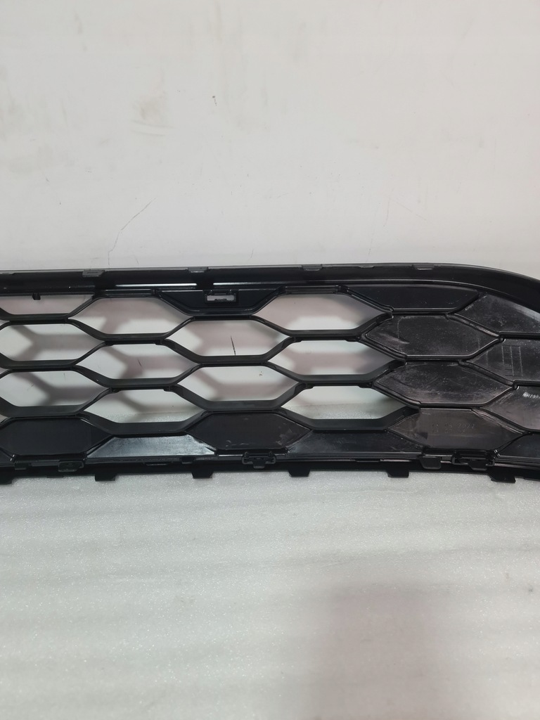 фото №10, Vw taigo 20- решітка бампера середня перед 2g7853671