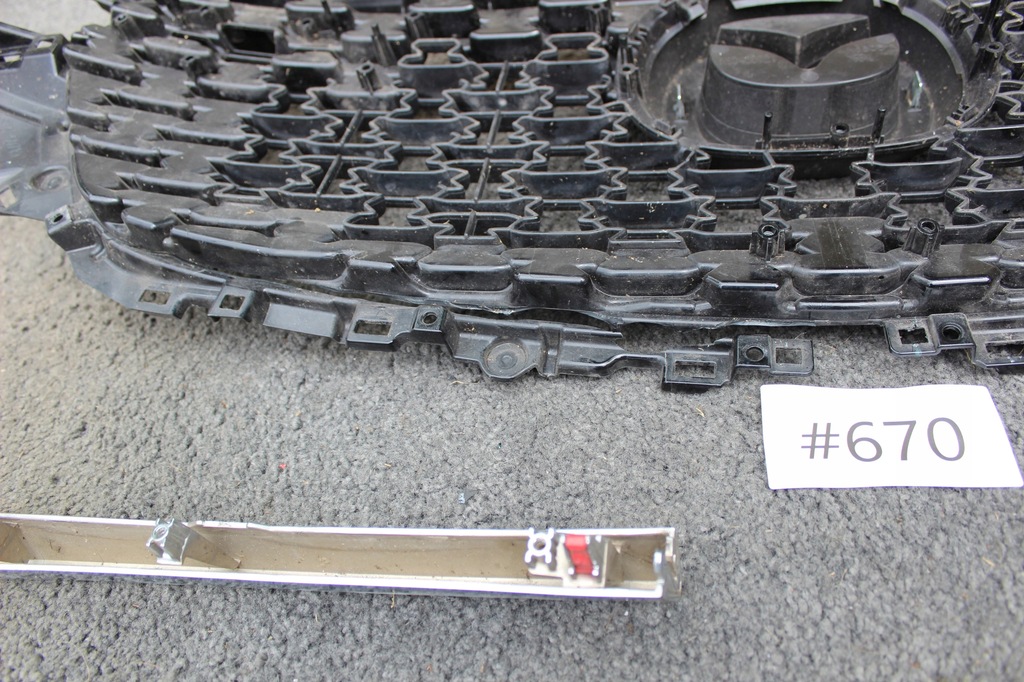 фото №9, Mazda cx5 cx-5 ii 2 lift решётка радиатора решётка радиатора решётка радиатора , хром правый i левый, значок