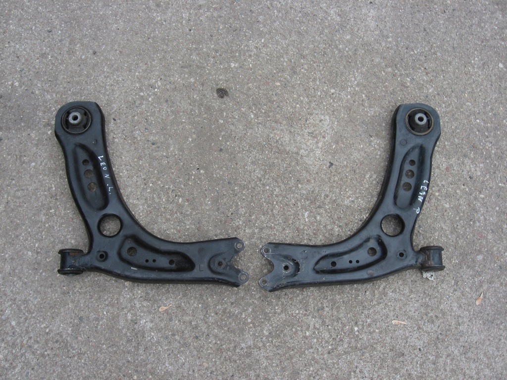 фото №1, Рычаг правый перед leon iii 5q0407151l