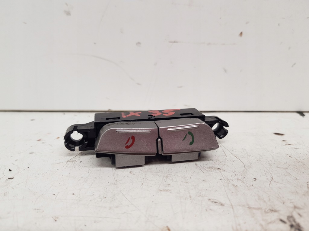 фото №1, Hyundai ix35 кнопки na руля мультифункция