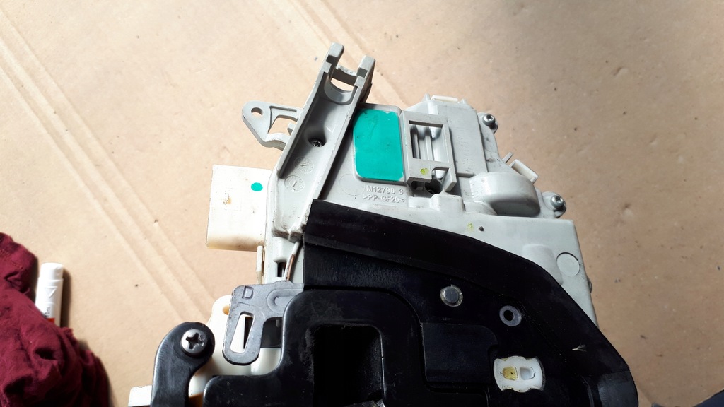 фото №8, Audi оригинальный номер 8j1837016d замок дверь pin