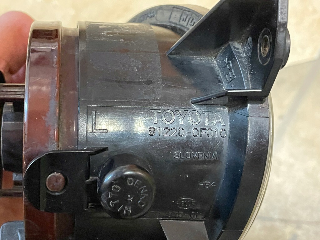 фото №9, Toyota corolla оригинальный номер 81220-0f010 sdn wgn 01-07 противотуманная фара левая