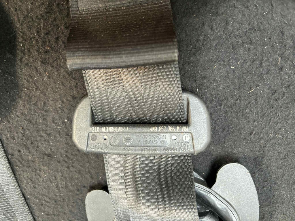 Audi q7 ремінь безпеки перед правий 4m0857706m Недорого