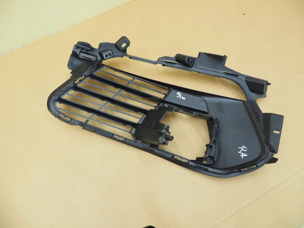 Peugeot 308 2 рестайлинг  gt решётка бампер правая перед Недорого