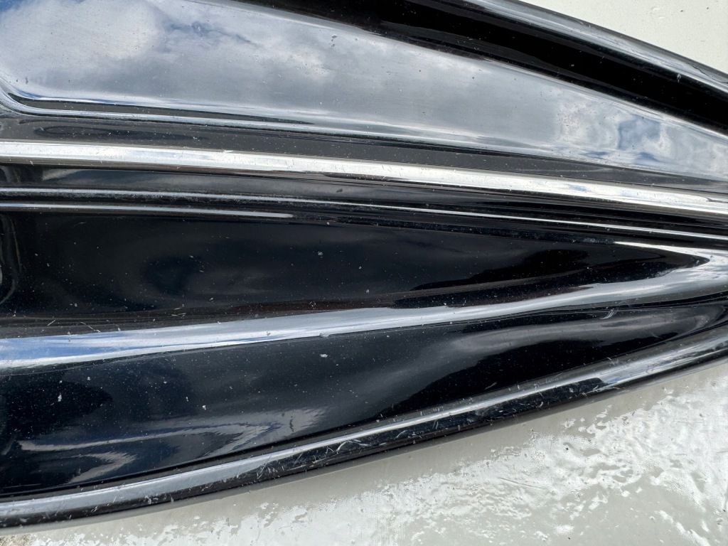 Hyundai i30 3 3 рестайлінг  20r- решітка бампера перед передня права Недорого