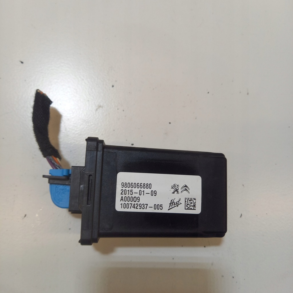 фото №1, Блок управления модуль сигнализация citroen c4 picasso 2 9806066880
