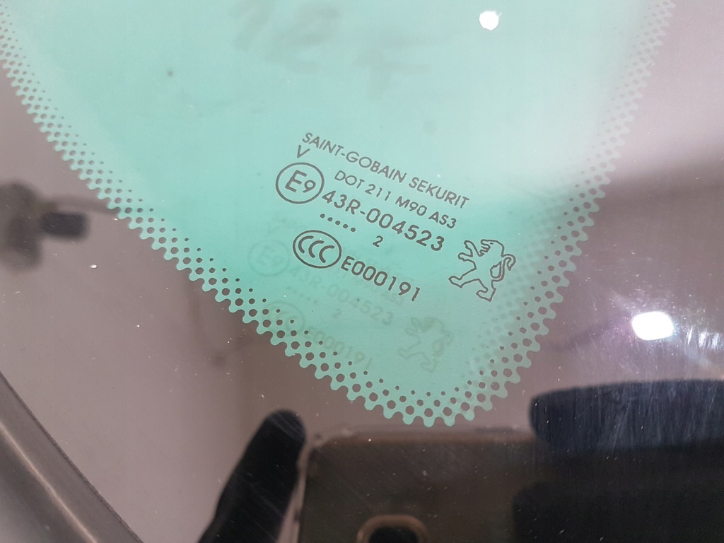 фото №6, Peugeot 3008 i стекло кузовная правый задняя 12r