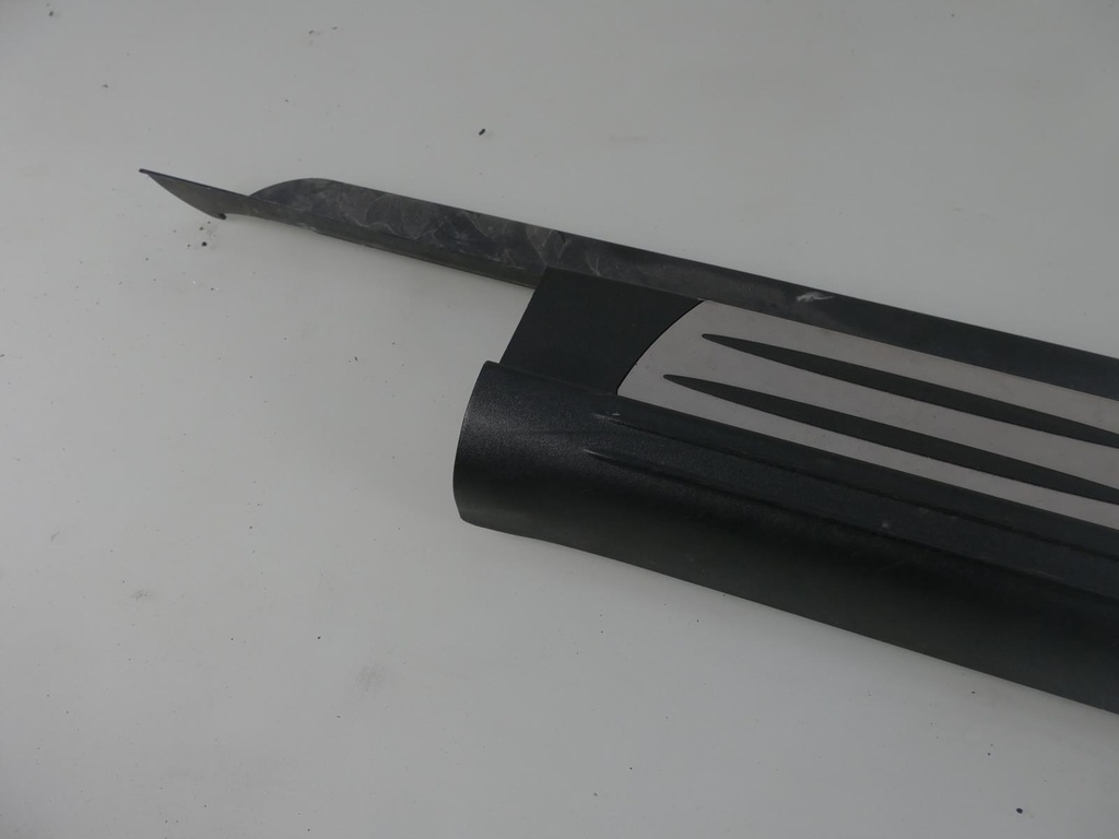 фото №4, Mercedes-benz оригинальный номер a1716800235 молдинг порог