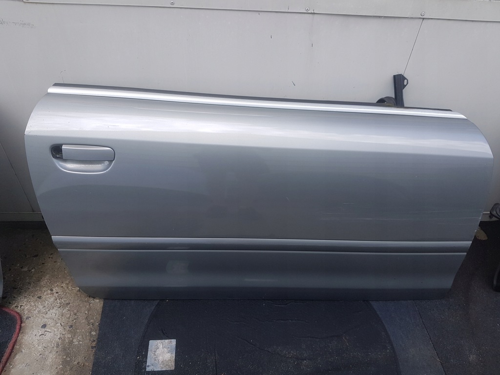 фото №1, Audi a4 b6 cabrio 00r- дверь правое