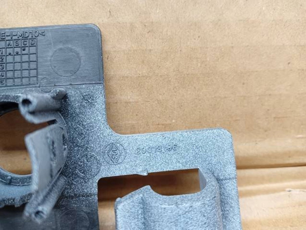 M30 opel corsa f кронштейн левый датчика парковки корзина 9830245680 Недорого