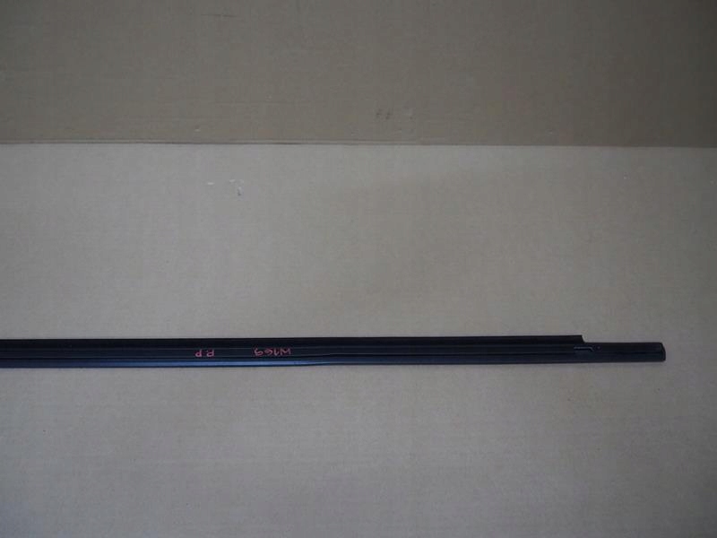 Молдинг уплотнитель parapet дверь правый перед mercedes w169 Недорого