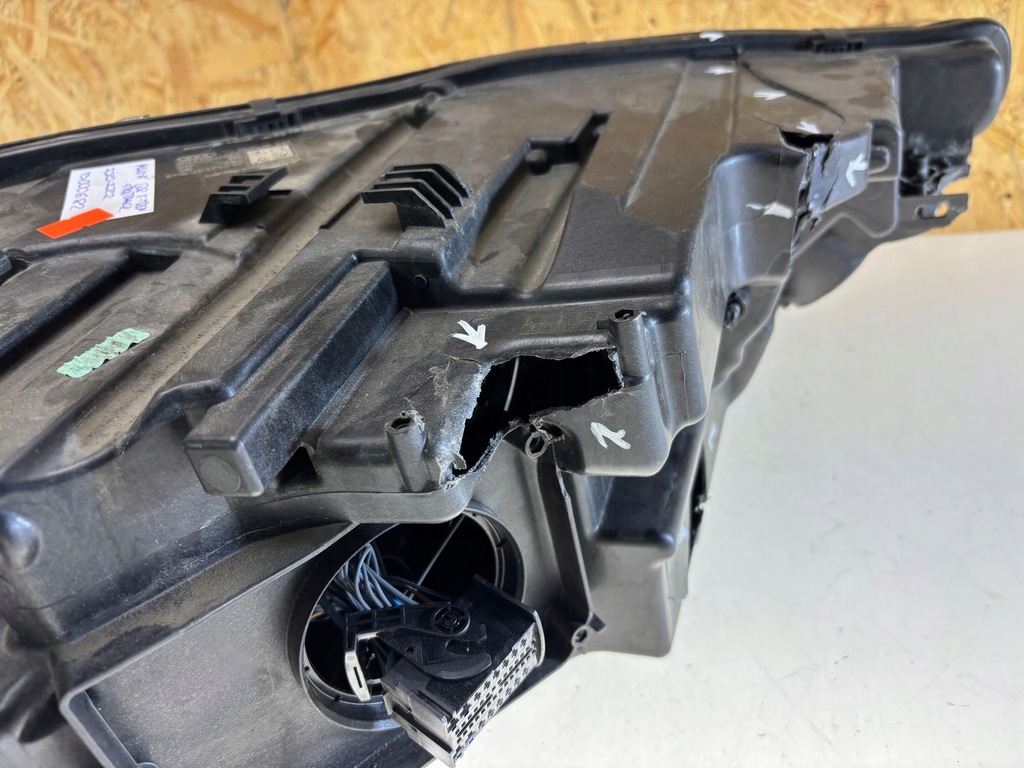 фото №15, Audi q8 e-tron 2023 лампи передні