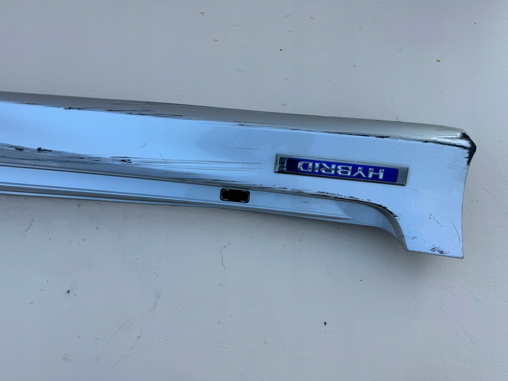 Lexus gs 300 h gs 300 12-18r накладка поріг права 75851-30260 Доставка