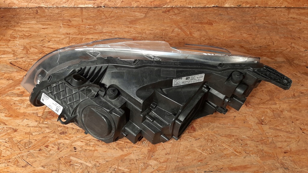 фото №11, Volvo v40 лампа full led правая перед передняя 31677019