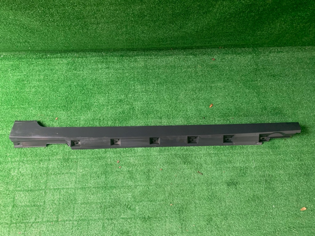 фото №1, Vw passat b8 молдинг порог правая