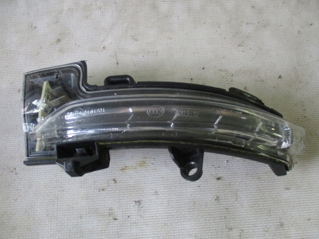 фото №6, Поворотник зеркало левый skoda octavia 3 iii 5e0949101