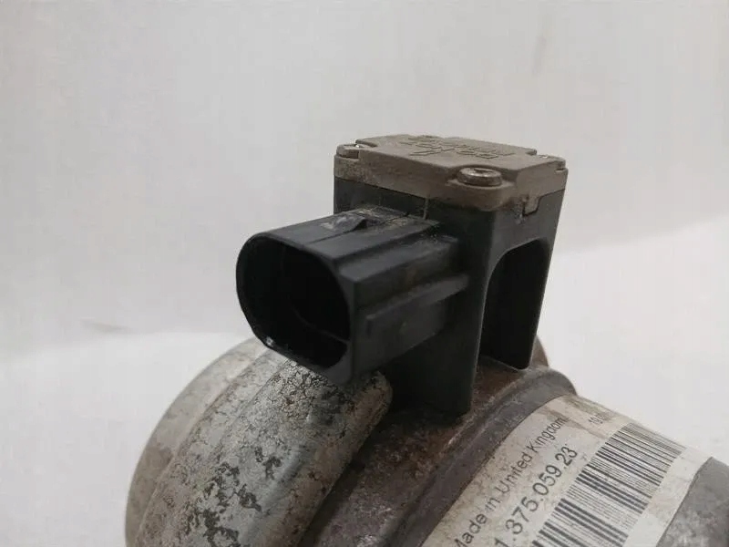 фото №5, Porsche 911 991 кронштейн двигателя 99137505923 подкладка крепления двигателя