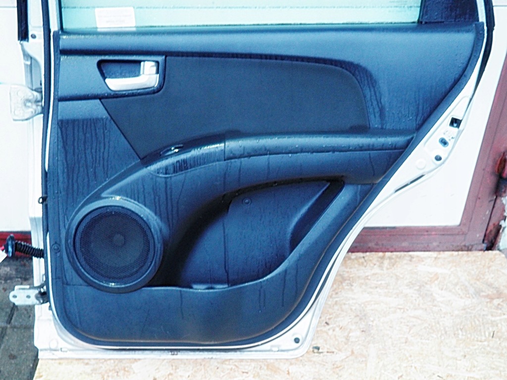 фото №8, Kia sportage ii 2 дверь правое задняя задние серебристый ładne