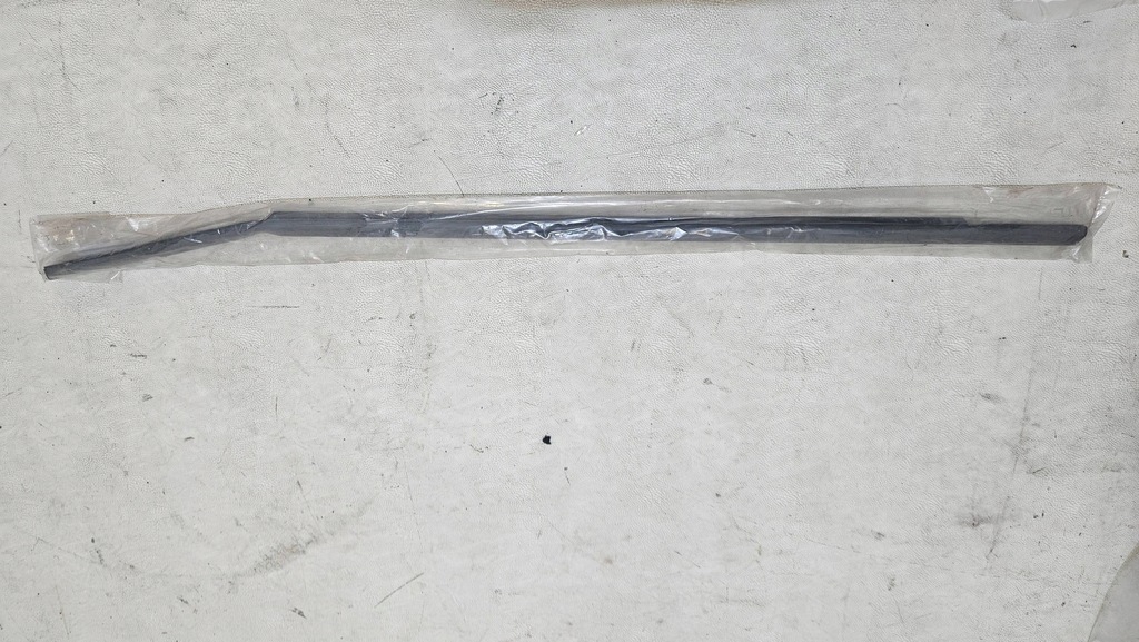 фото №1, Молдинг двері bmw 2 f45 f46 51337298823 nowa оригінал